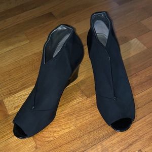 Bandolino Size 10 Wedge Bootie